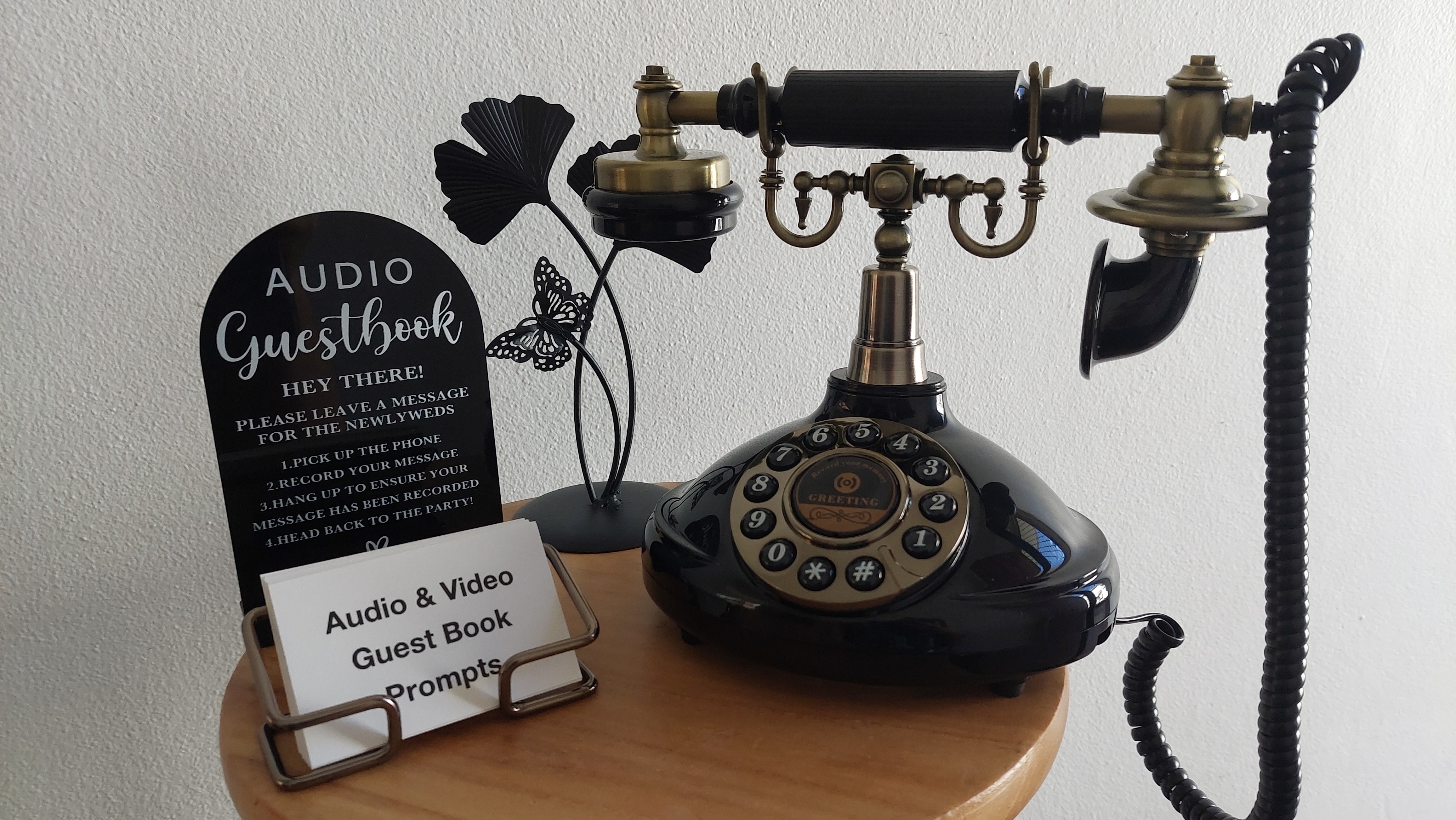 Brisbane Audio Guestbook hire including audio guestbook, decoration, prompt cards and sign